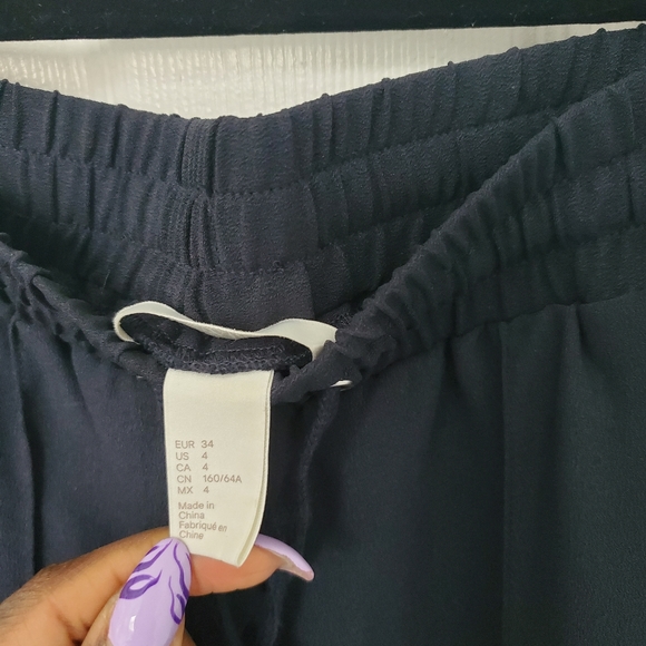 H&M collegiate style drawstring pants - Picture 5 of 5